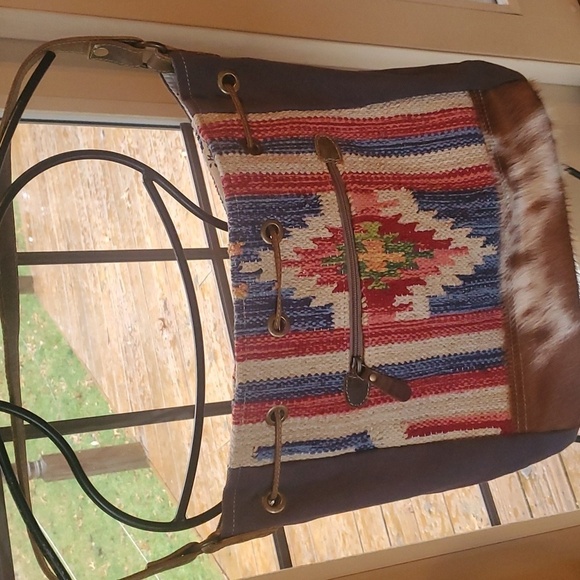 Myra Bag Southwest Leather CottonCarve Bucket Pockets Shoulder Bag NWOT - Picture 4 of 13